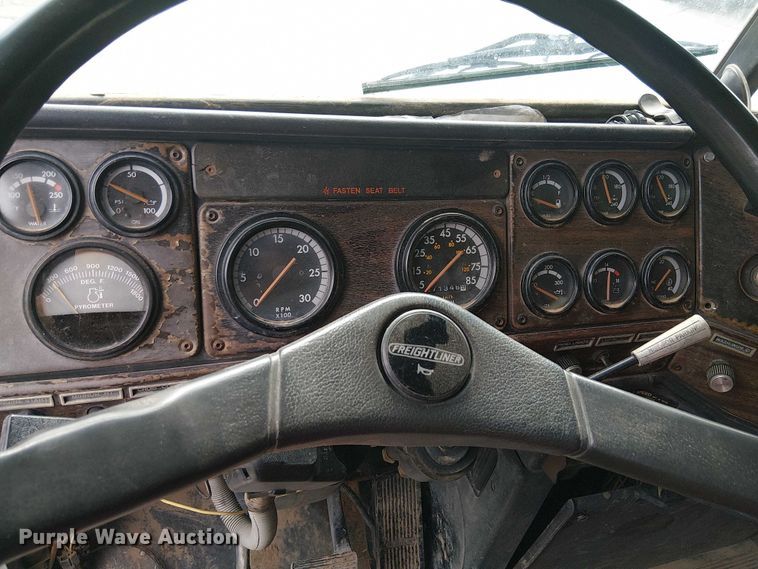 image for item EC1229 1994 Freightliner FLD120 water truck