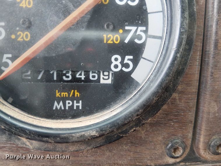 image for item EC1229 1994 Freightliner FLD120 water truck