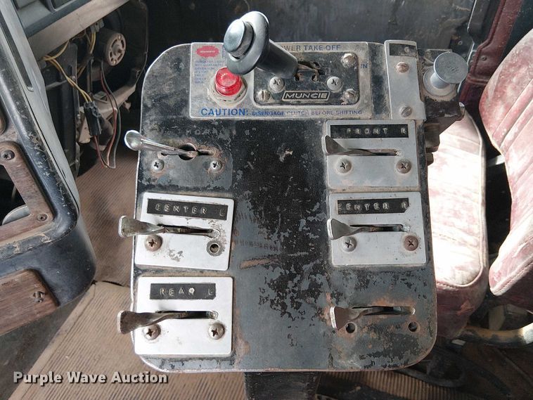 image for item EC1229 1994 Freightliner FLD120 water truck