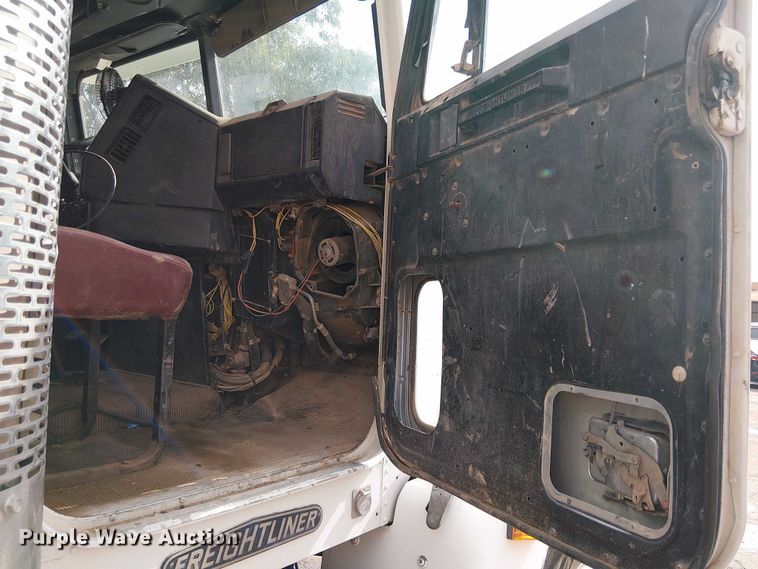 image for item EC1229 1994 Freightliner FLD120 water truck