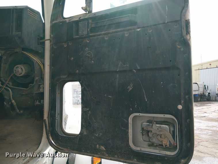 image for item EC1229 1994 Freightliner FLD120 water truck