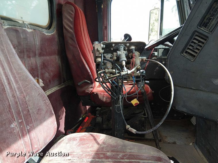 image for item EC1229 1994 Freightliner FLD120 water truck