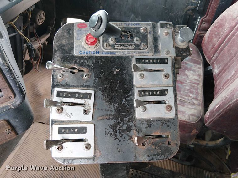 image for item EC1229 1994 Freightliner FLD120 water truck