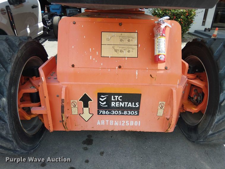 image for item EC3812 2010 JLG 1250AJP boom lift