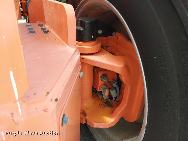 image for item EC3812 2010 JLG 1250AJP boom lift