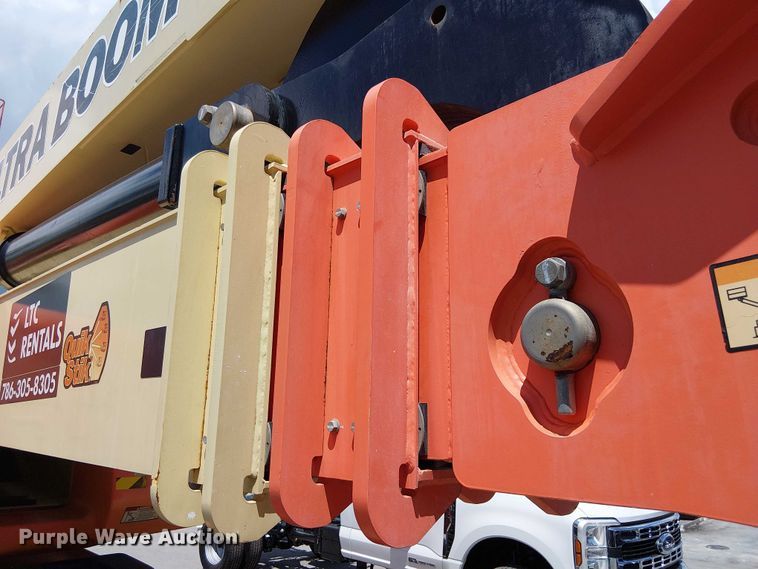 image for item EC3812 2010 JLG 1250AJP boom lift