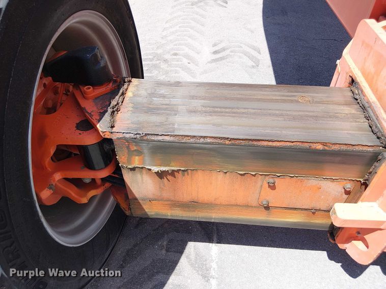 image for item EC3812 2010 JLG 1250AJP boom lift