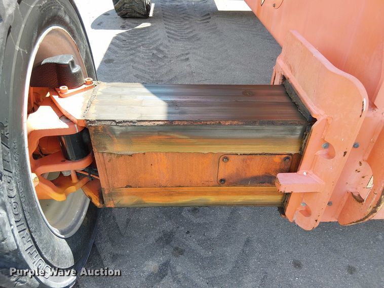image for item EC3812 2010 JLG 1250AJP boom lift