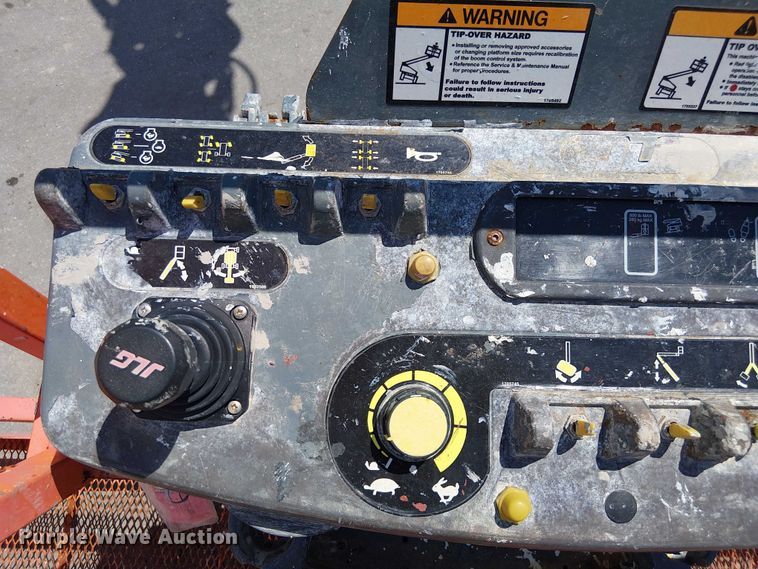 image for item EC3812 2010 JLG 1250AJP boom lift