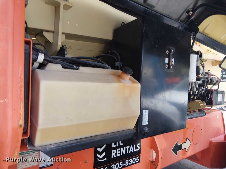 image for item EC3812 2010 JLG 1250AJP boom lift