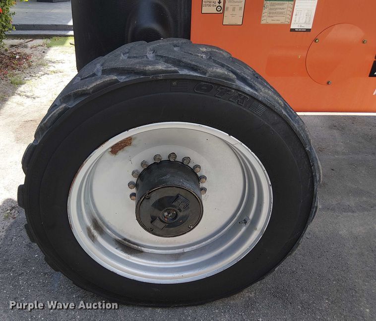 image for item EC3812 2010 JLG 1250AJP boom lift