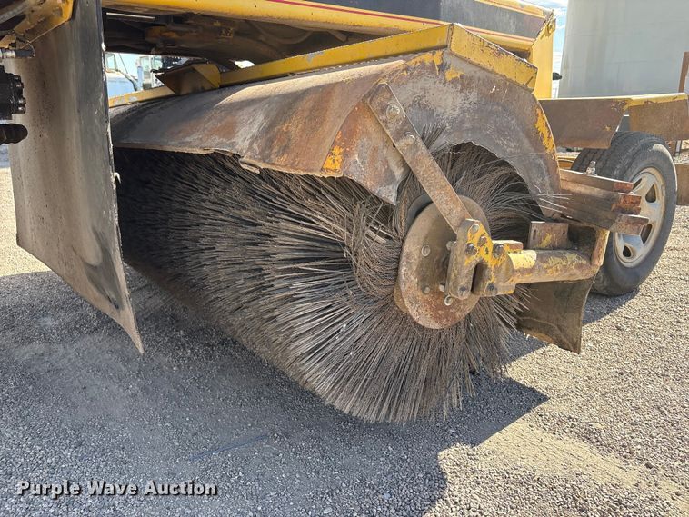 image for item EC8035 2011 GEFFS 1-MS20038KO-24 broom