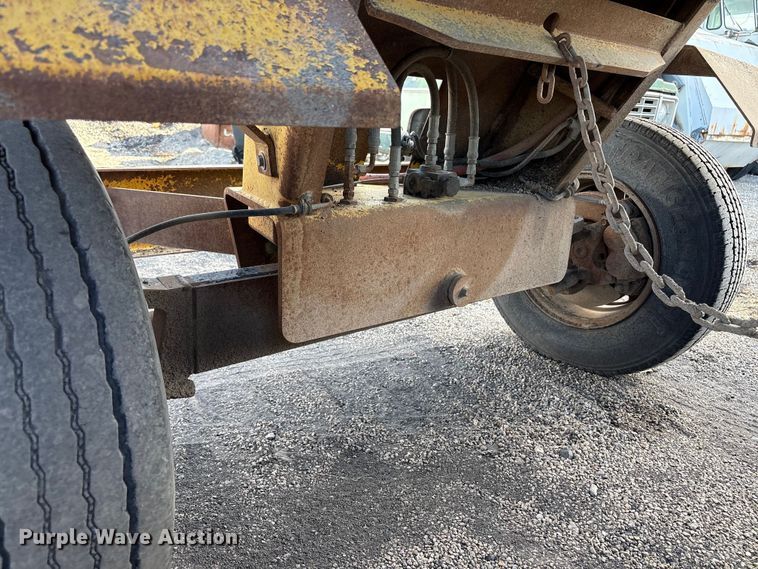 image for item EC8035 2011 GEFFS 1-MS20038KO-24 broom