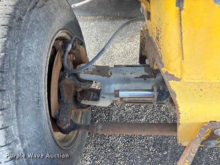 image for item EC8035 2011 GEFFS 1-MS20038KO-24 broom