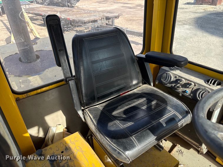 image for item EC8035 2011 GEFFS 1-MS20038KO-24 broom