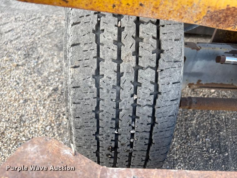 image for item EC8035 2011 GEFFS 1-MS20038KO-24 broom