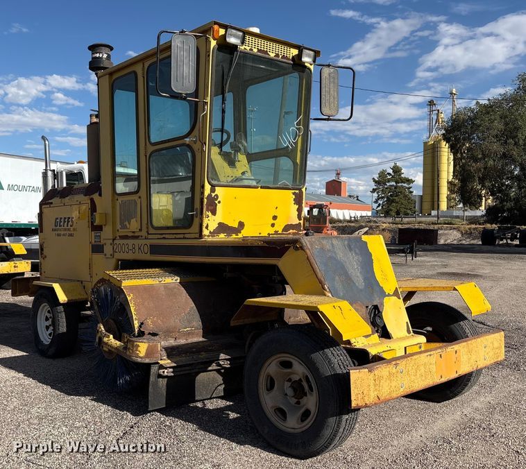 image for item EC8036 2011 GEFFS 1-MS20038KO-25 broom