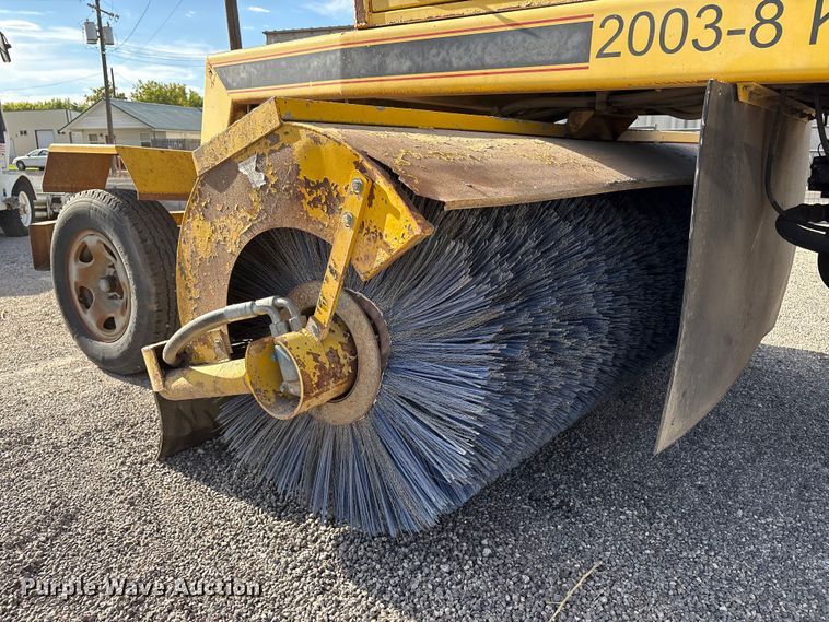 image for item EC8036 2011 GEFFS 1-MS20038KO-25 broom