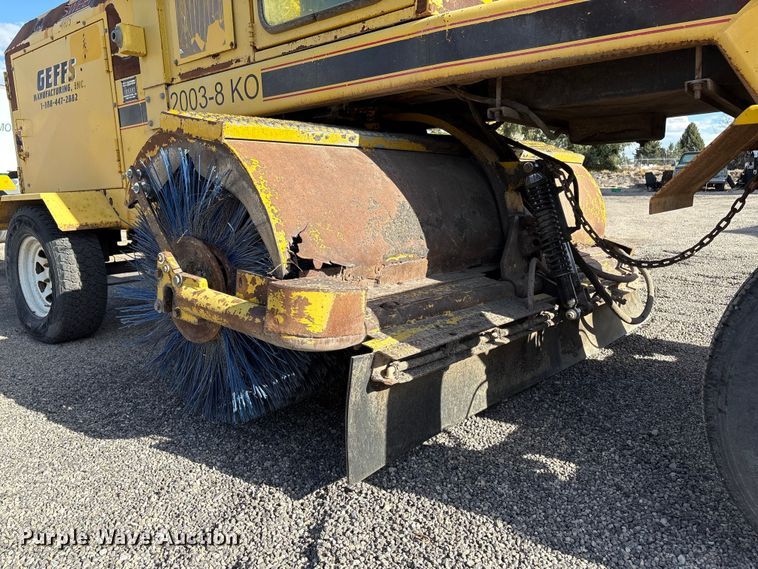 image for item EC8036 2011 GEFFS 1-MS20038KO-25 broom