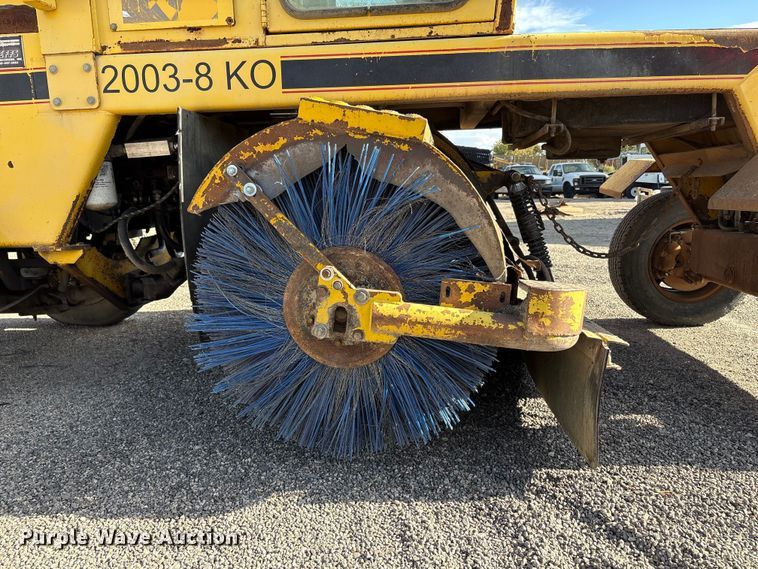 image for item EC8036 2011 GEFFS 1-MS20038KO-25 broom