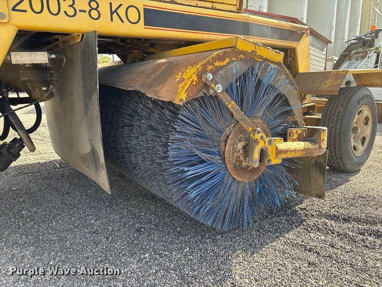 image for item EC8036 2011 GEFFS 1-MS20038KO-25 broom