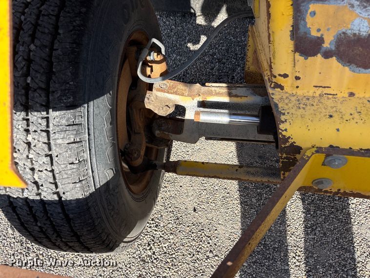 image for item EC8036 2011 GEFFS 1-MS20038KO-25 broom