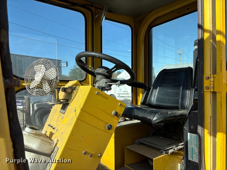 image for item EC8036 2011 GEFFS 1-MS20038KO-25 broom