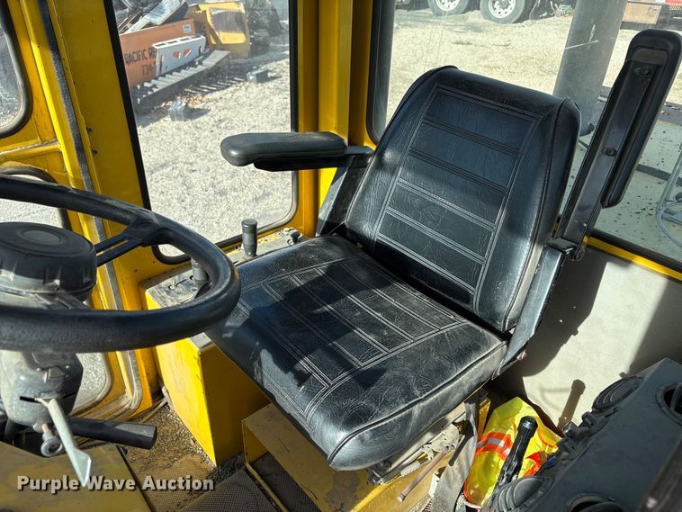 image for item EC8036 2011 GEFFS 1-MS20038KO-25 broom