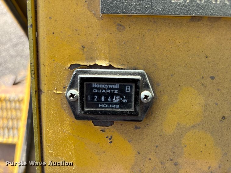 image for item EC8036 2011 GEFFS 1-MS20038KO-25 broom