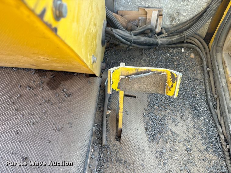 image for item EC8036 2011 GEFFS 1-MS20038KO-25 broom