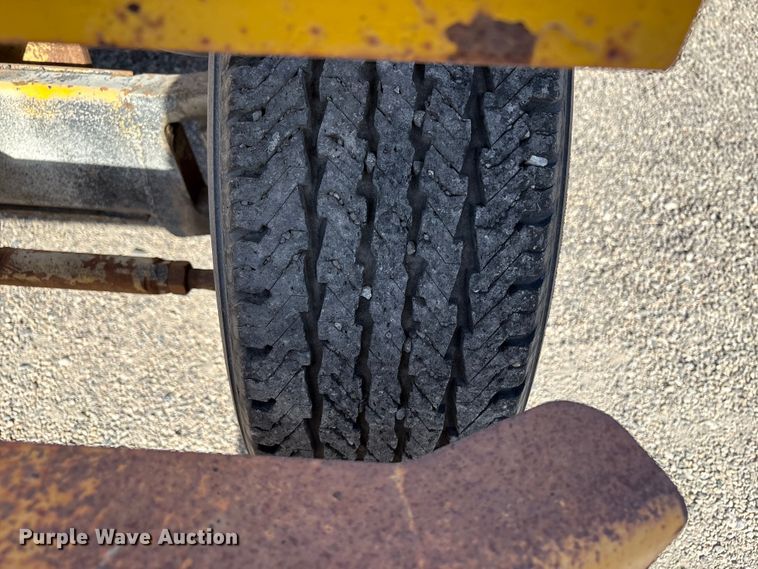 image for item EC8036 2011 GEFFS 1-MS20038KO-25 broom