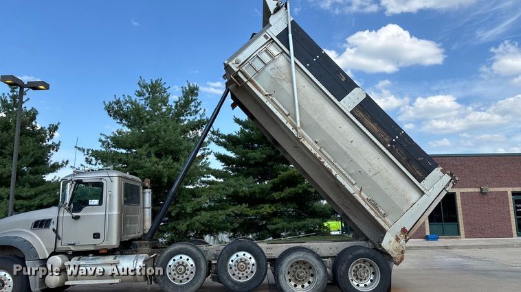 image for item ED2264 2007 Mack CTP dump truck