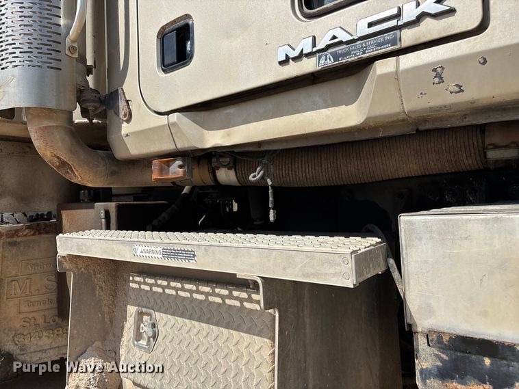 image for item ED2264 2007 Mack CTP dump truck