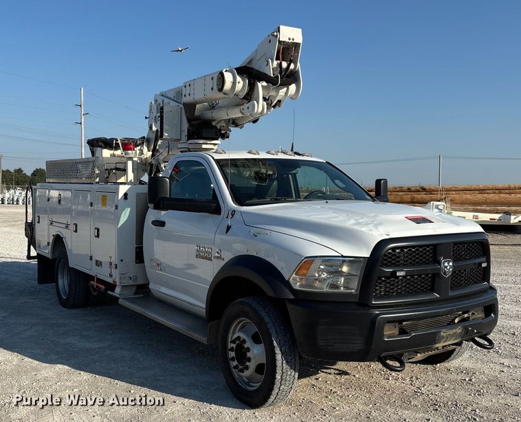 CAMIóN CON CANASTILLA 2015 RAM ALTEC