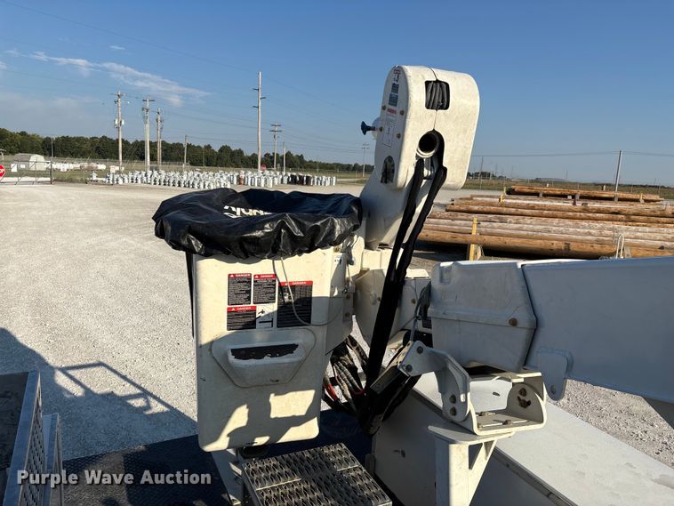 image for item ED2265 2015 RAM 5500 bucket truck