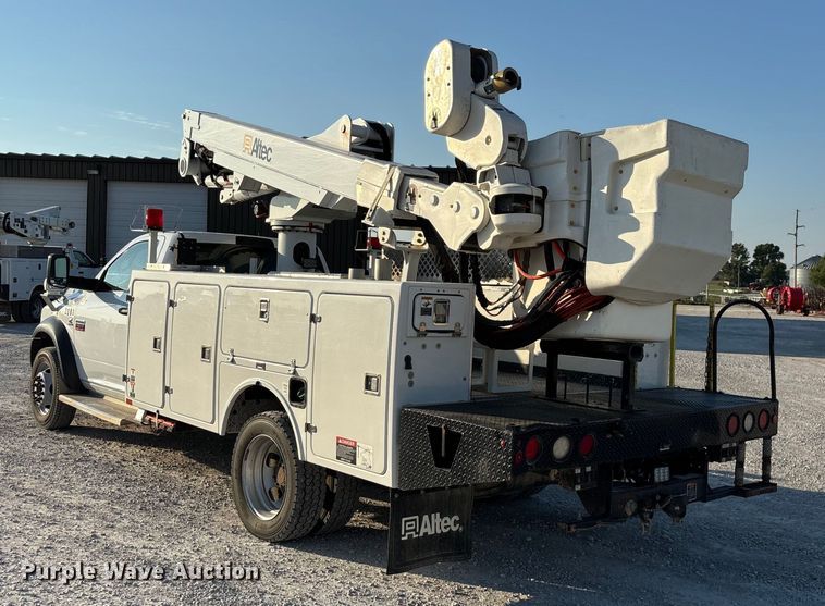 image for item ED2266 2012 Dodge Ram 5500 bucket truck