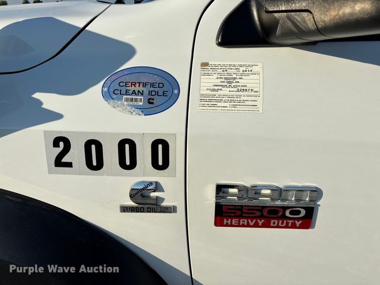 image for item ED2266 2012 Dodge Ram 5500 bucket truck