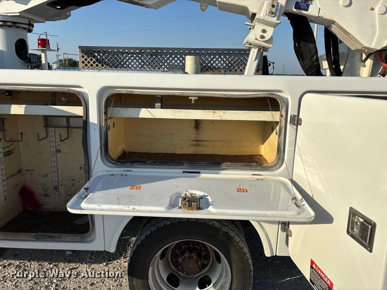 image for item ED2266 2012 Dodge Ram 5500 bucket truck