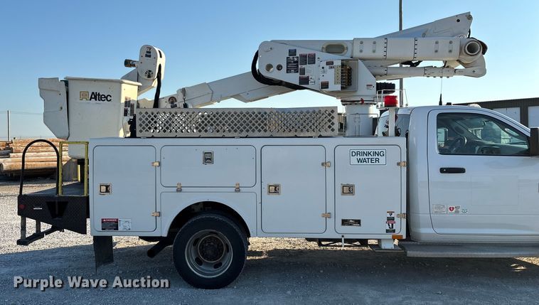 image for item ED2266 2012 Dodge Ram 5500 bucket truck