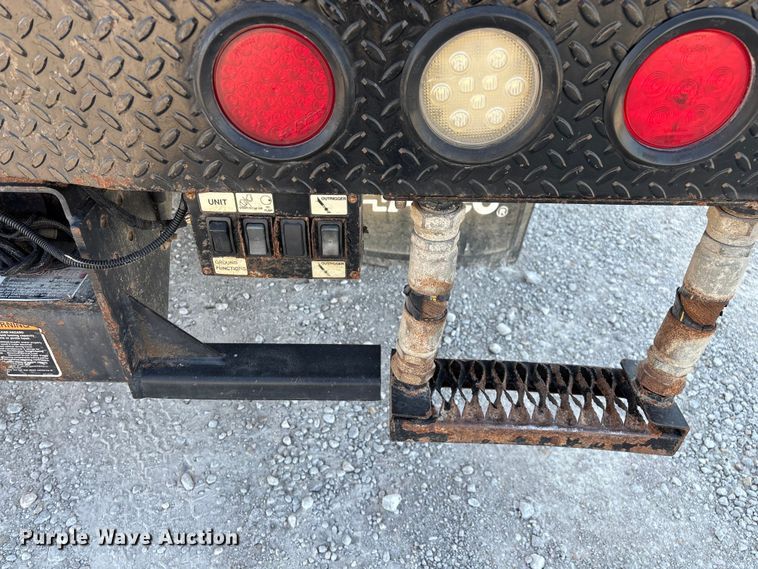 image for item ED2266 2012 Dodge Ram 5500 bucket truck