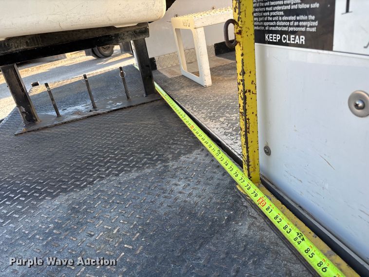 image for item ED2266 2012 Dodge Ram 5500 bucket truck