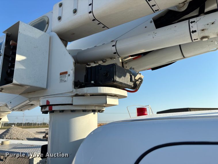 image for item ED2266 2012 Dodge Ram 5500 bucket truck