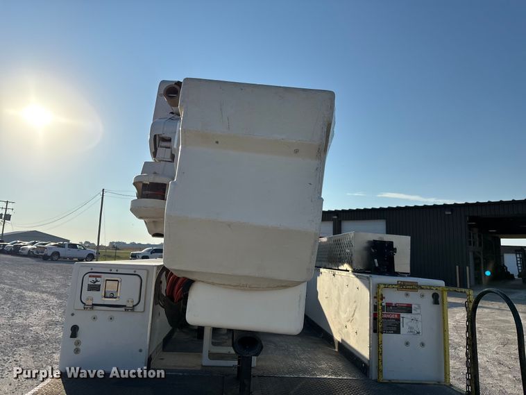 image for item ED2266 2012 Dodge Ram 5500 bucket truck