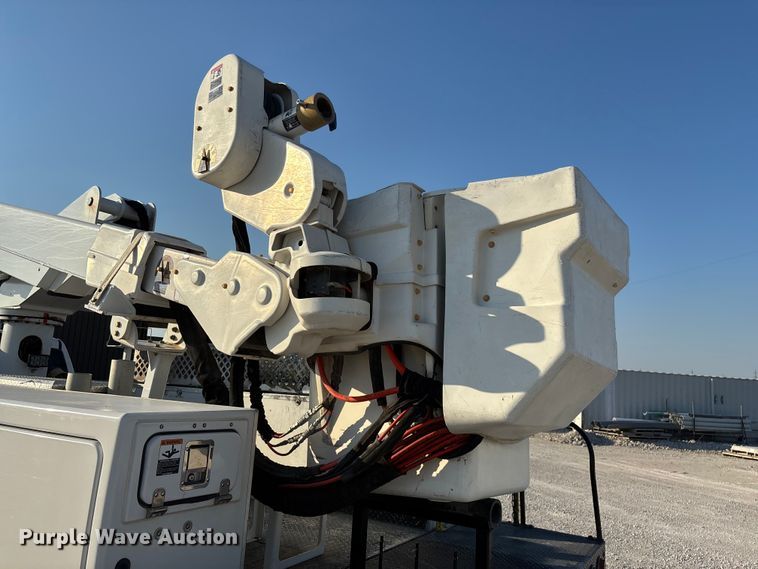 image for item ED2266 2012 Dodge Ram 5500 bucket truck