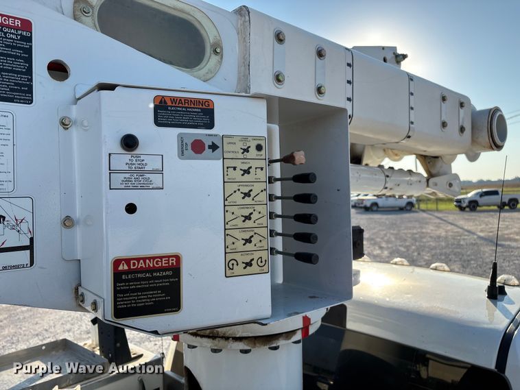 image for item ED2266 2012 Dodge Ram 5500 bucket truck