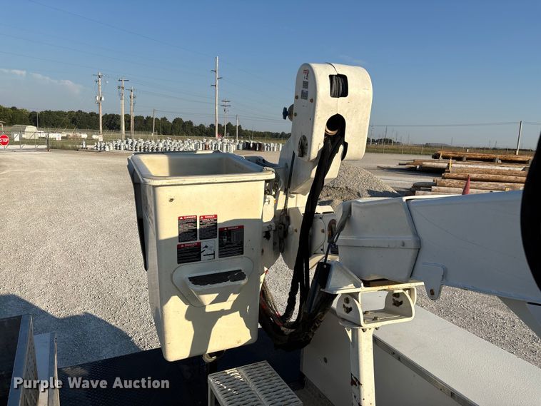 image for item ED2266 2012 Dodge Ram 5500 bucket truck