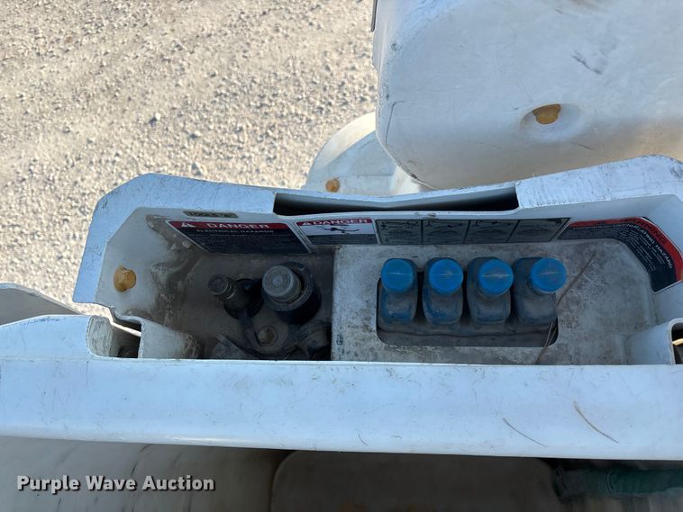 image for item ED2266 2012 Dodge Ram 5500 bucket truck