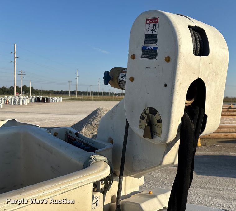image for item ED2266 2012 Dodge Ram 5500 bucket truck
