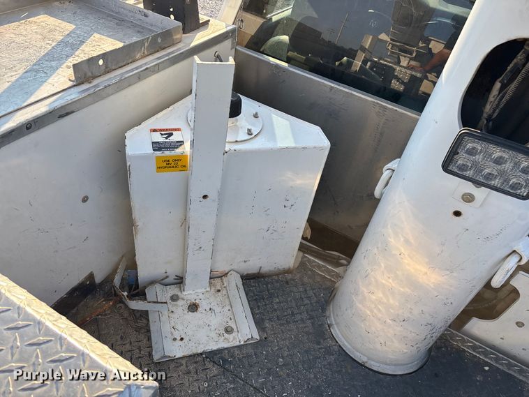 image for item ED2266 2012 Dodge Ram 5500 bucket truck