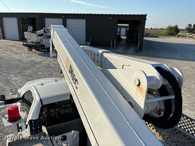 image for item ED2266 2012 Dodge Ram 5500 bucket truck